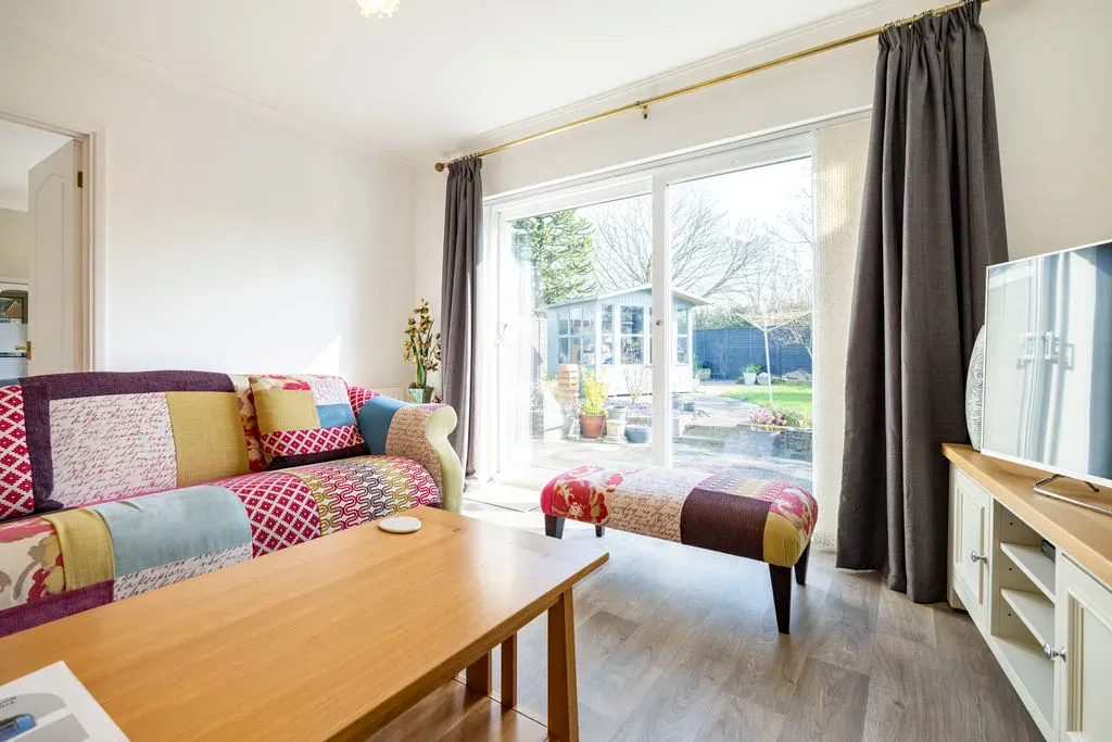 Windmill Hill Drive, Bletchley, Milton Keynes, Buckinghamshire, MK3 7RJ, photo 8