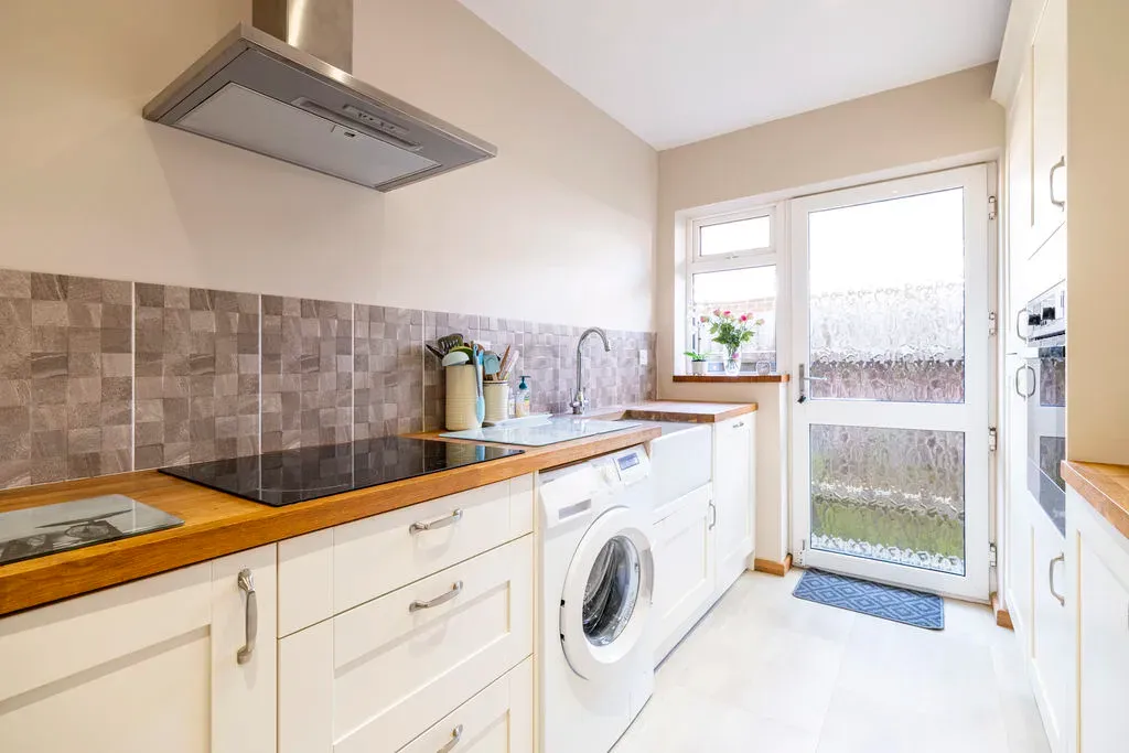 Windmill Hill Drive, Bletchley, Milton Keynes, Buckinghamshire, MK3 7RJ, photo 16