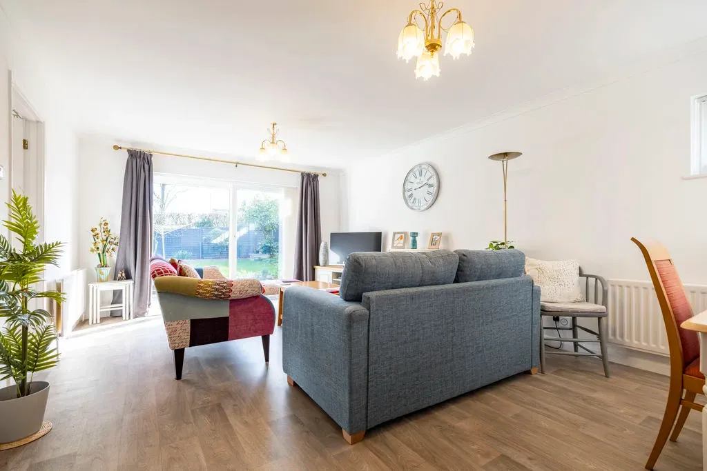 Windmill Hill Drive, Bletchley, Milton Keynes, Buckinghamshire, MK3 7RJ, photo 4