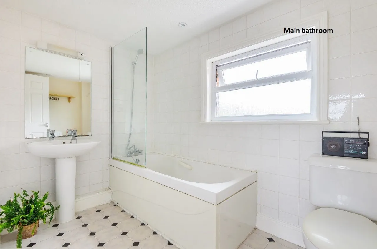 High Street, Chapmanslade, BA13, photo 9