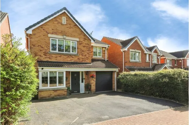 4 bed house for sale, Westmoor Close, Rotherham, S63