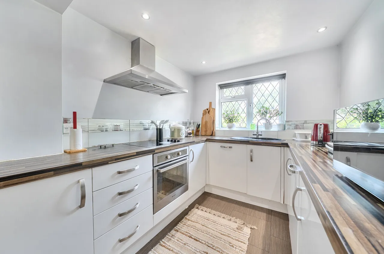 Verran Road, Camberley, Surrey, GU15 2ND, photo 13