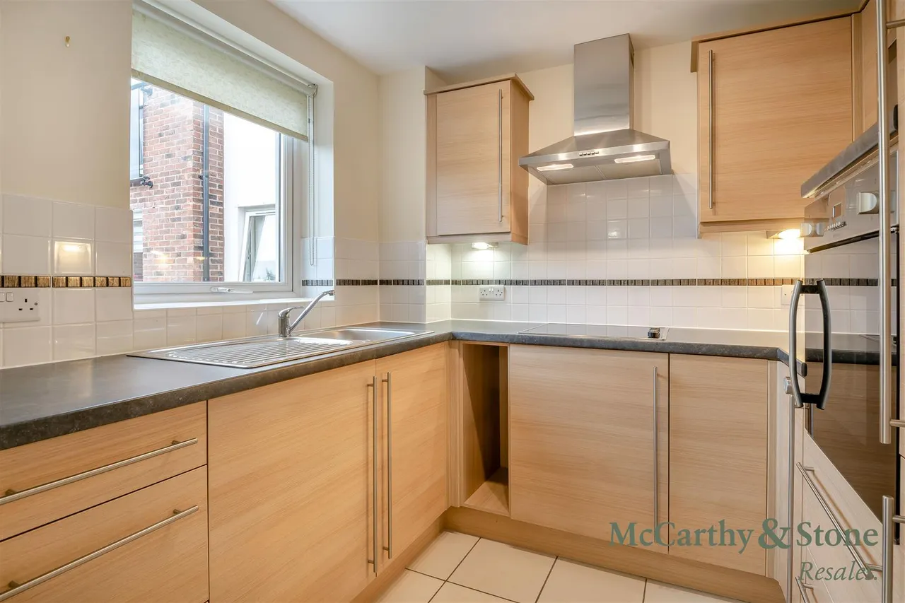 Wilmslow Road, Handforth, SK9, photo 13
