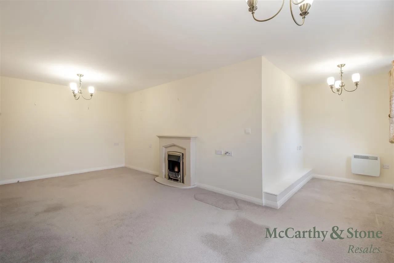Wilmslow Road, Handforth, SK9, photo 11
