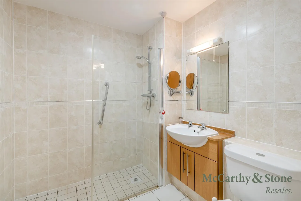 Wilmslow Road, Handforth, SK9, photo 17