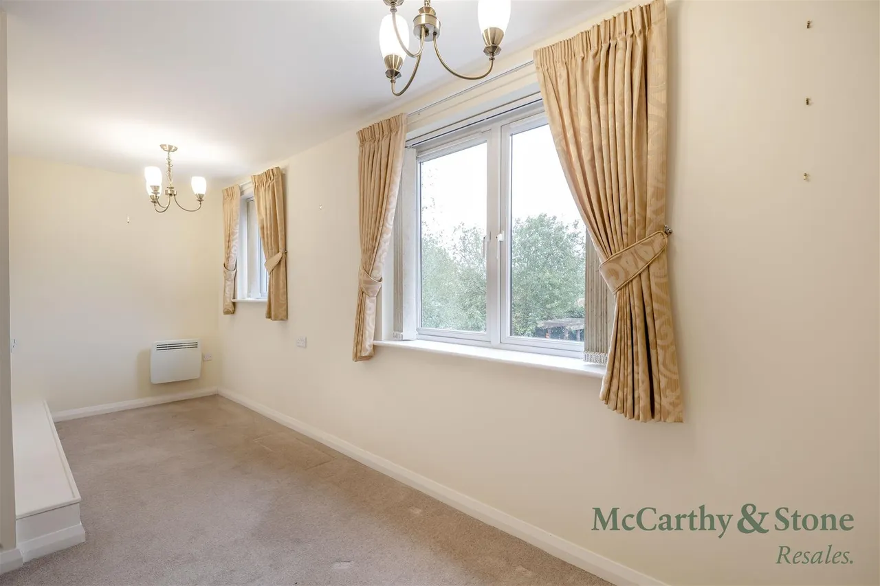 Wilmslow Road, Handforth, SK9, photo 10