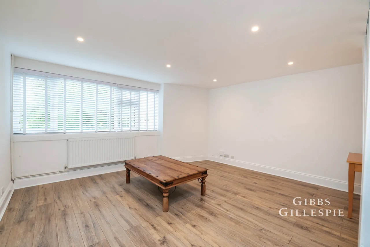 Link Way, Denham Fees Apply, UB9, photo 3