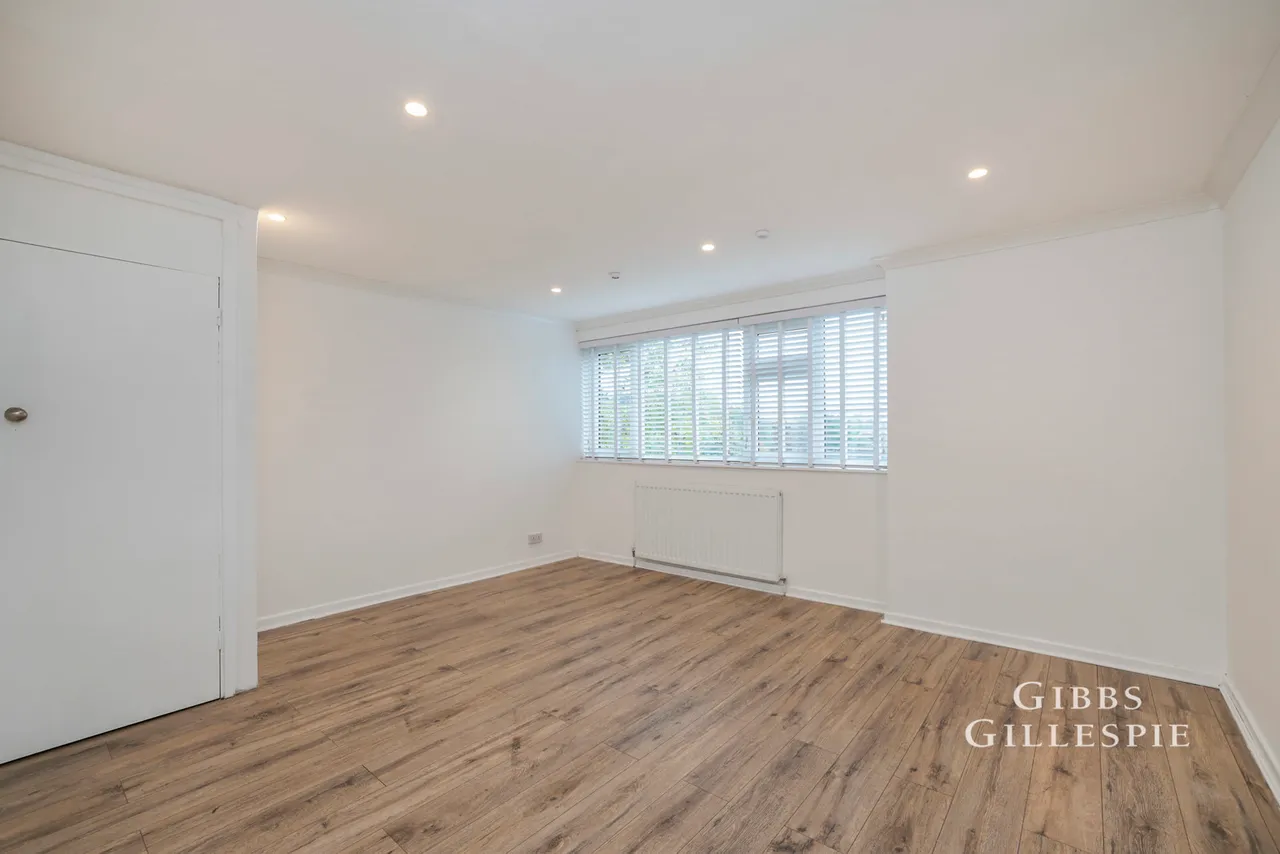 Link Way, Denham Fees Apply, UB9, photo 7