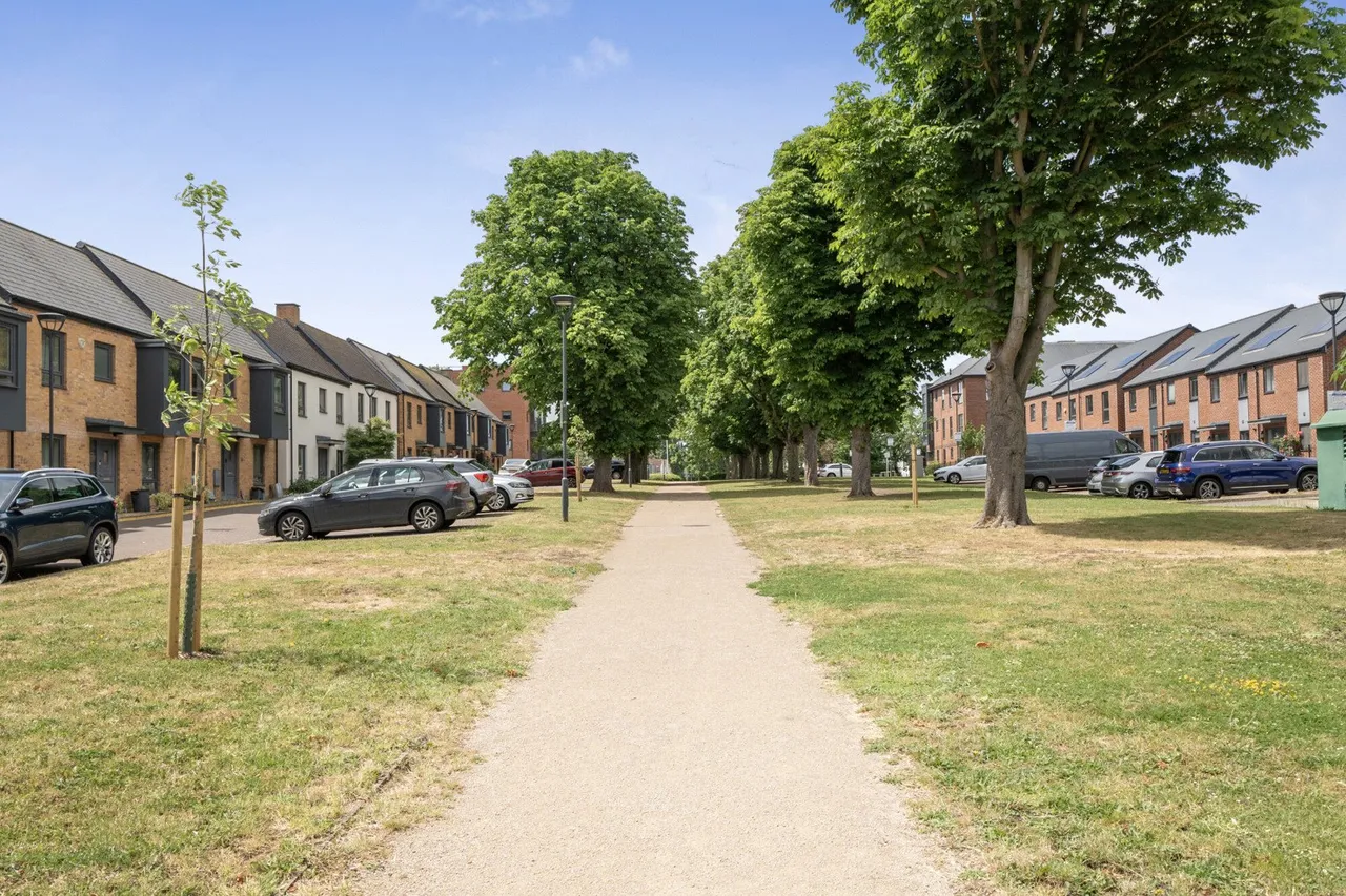 Dyson Drive, Uxbridge, UB10, photo 9