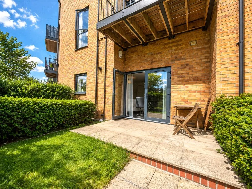 Dyson Drive, Uxbridge, UB10, photo 8