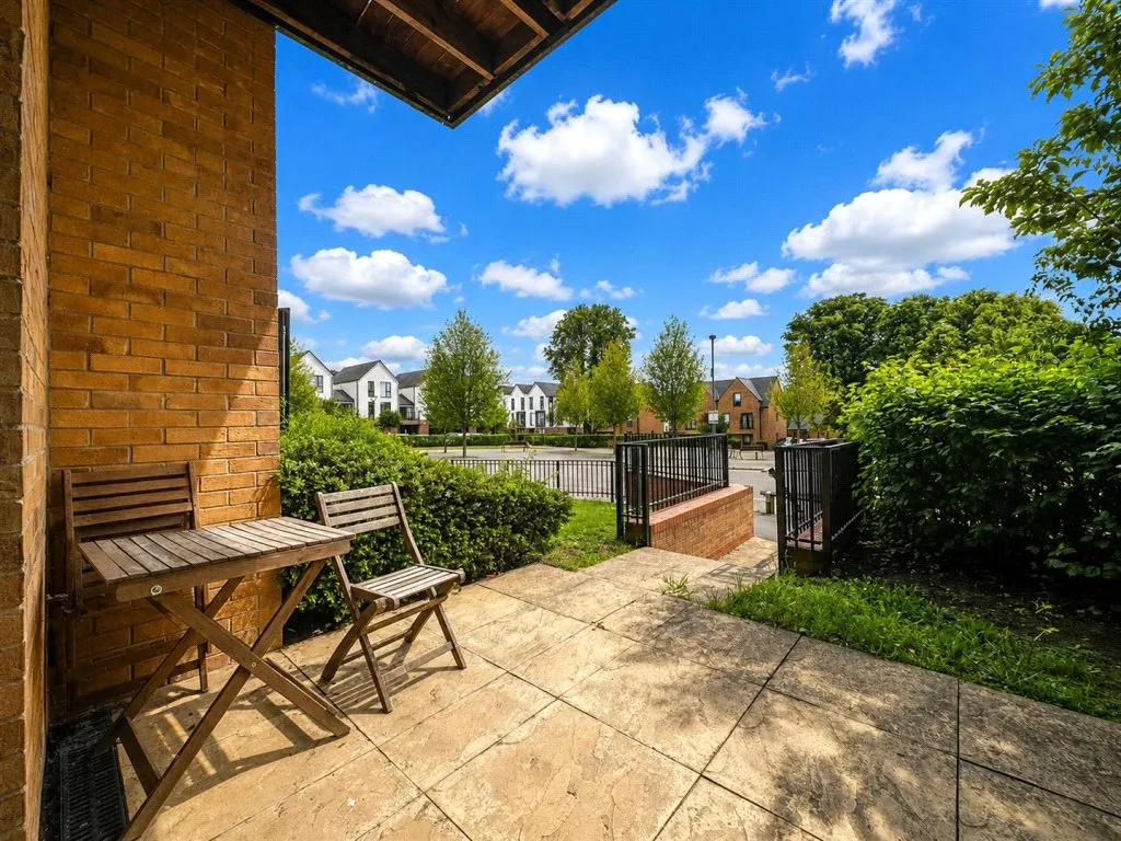 Dyson Drive, Uxbridge, UB10, photo 7