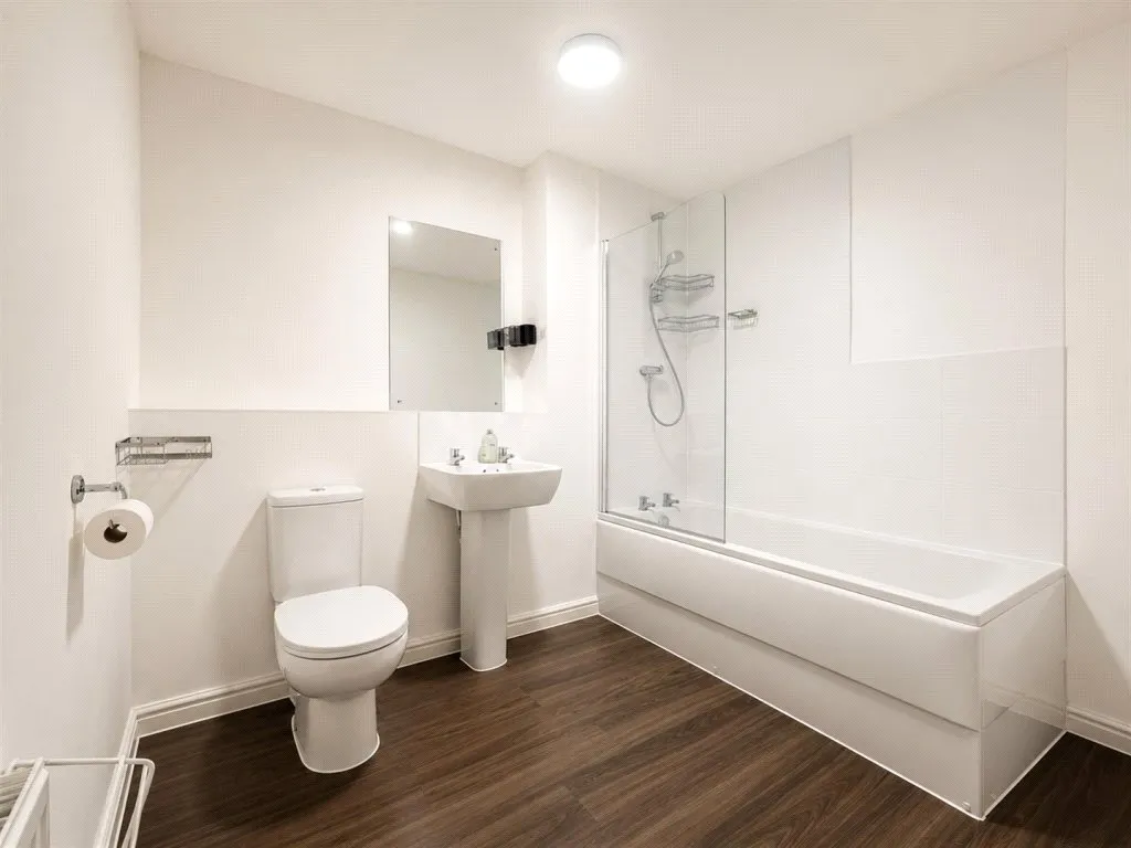 Dyson Drive, Uxbridge, UB10, photo 6