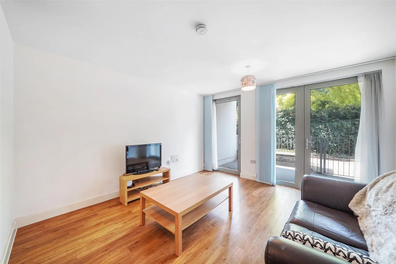 Booth Road, London, E16, photo 5