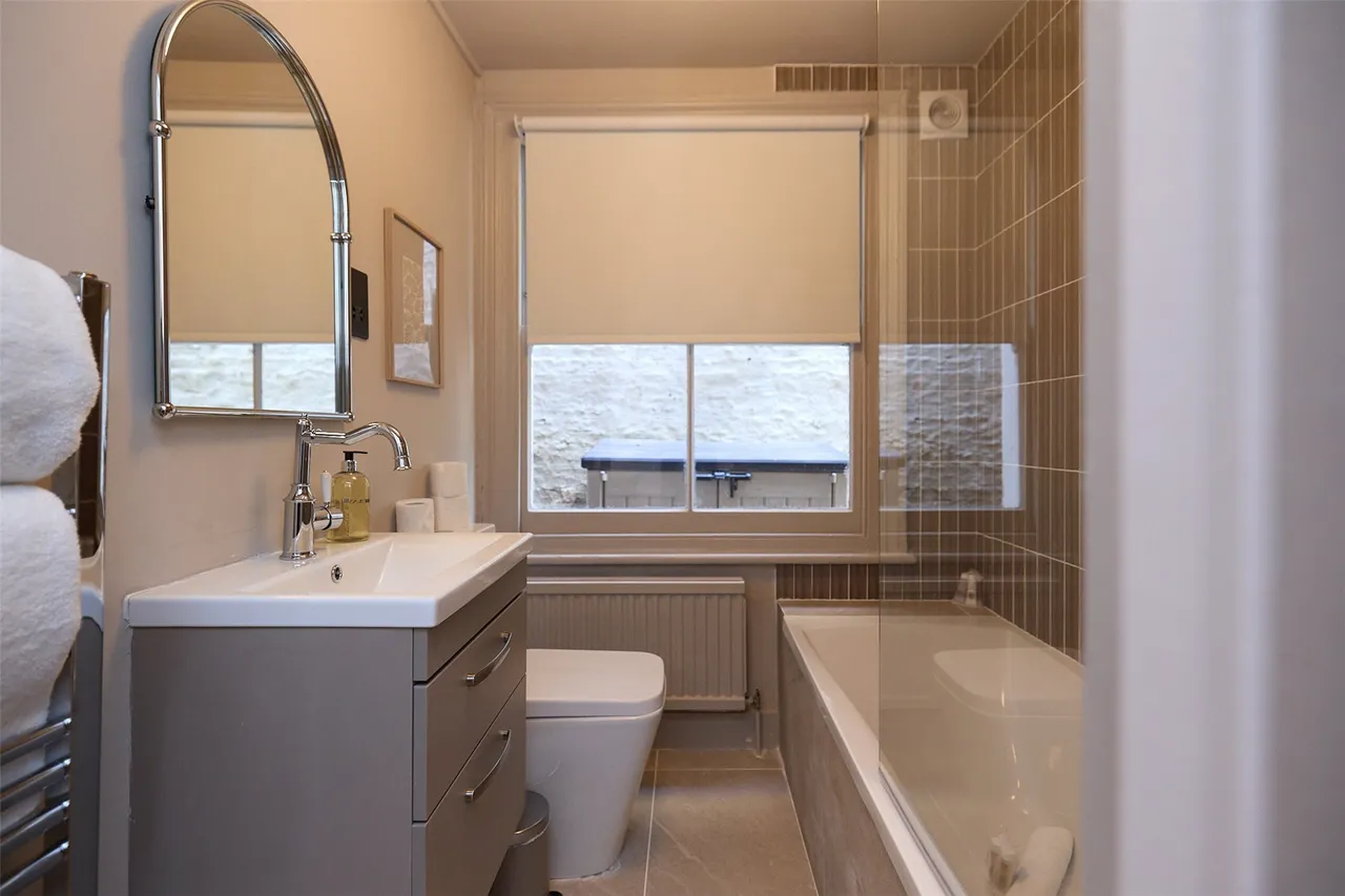 Blythe Road, London, W14, photo 12