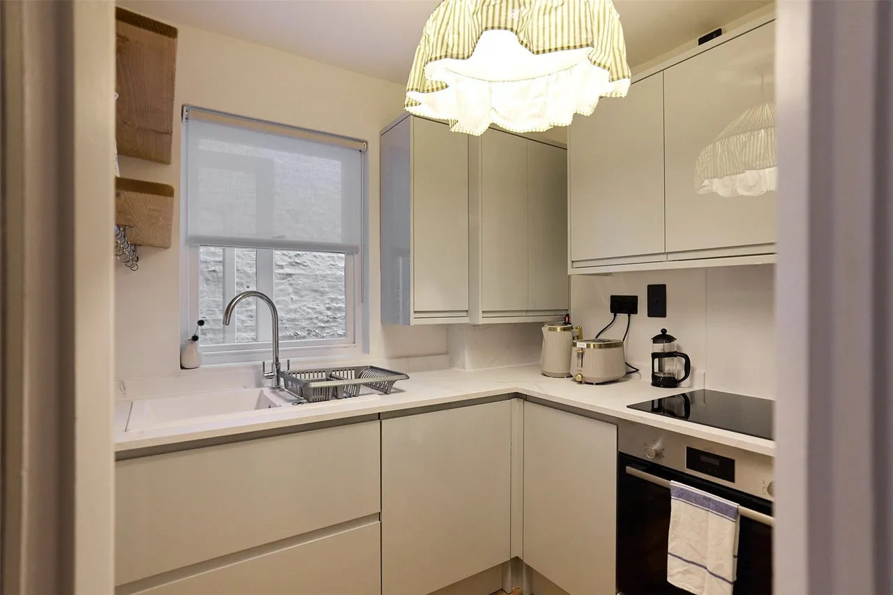 Blythe Road, London, W14, photo 3