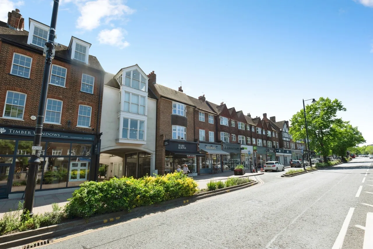 King Georges Walk, Esher, KT10, photo 6