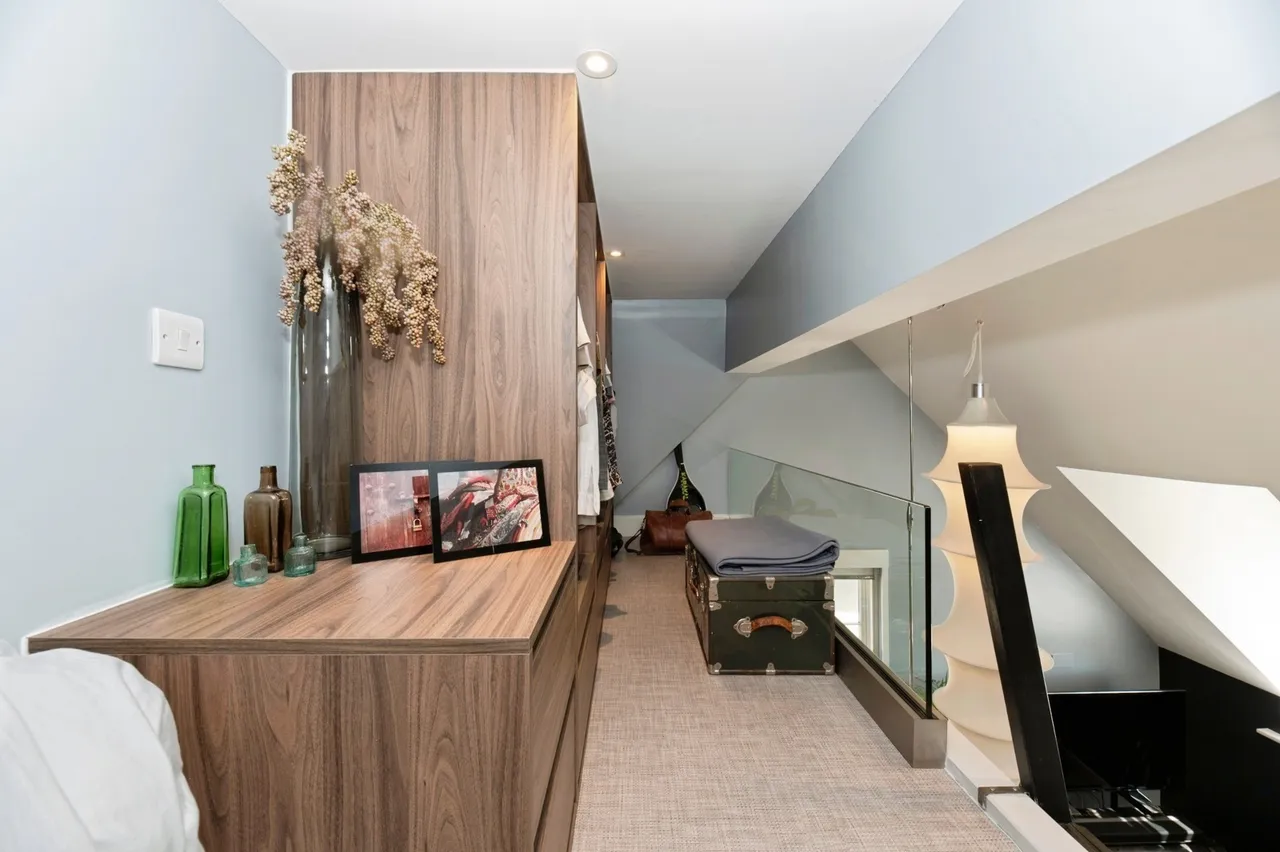 King Georges Walk, Esher, KT10, photo 12