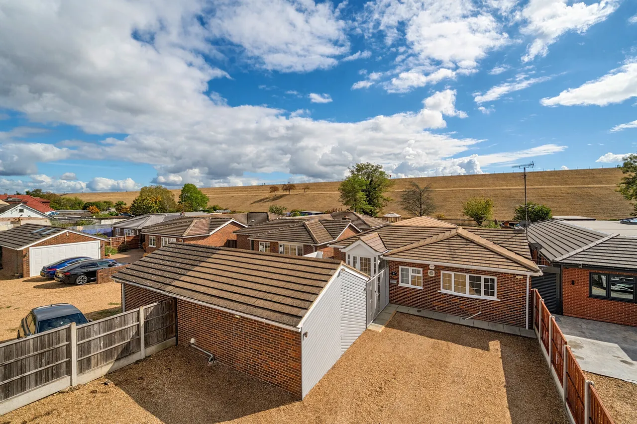 3 bed house for sale, Coppermill Road, Wraysbury, TW19
