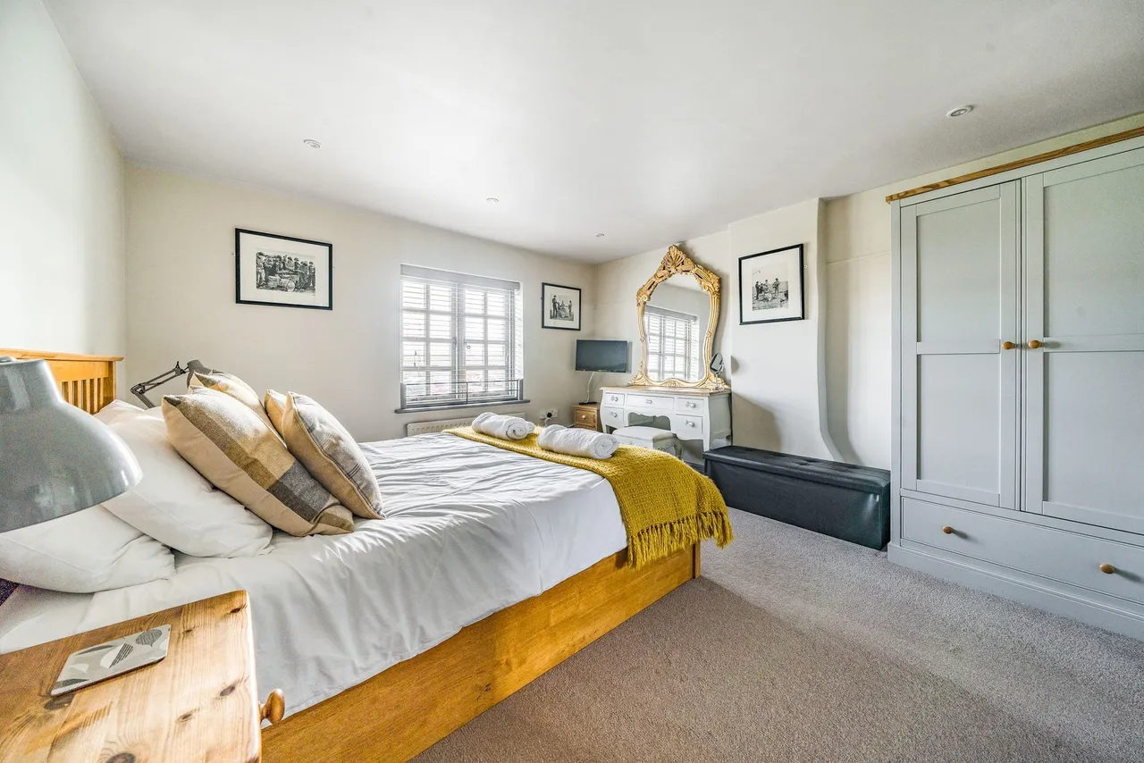 Delightful Georgian Cottage in Burnha, photo 15