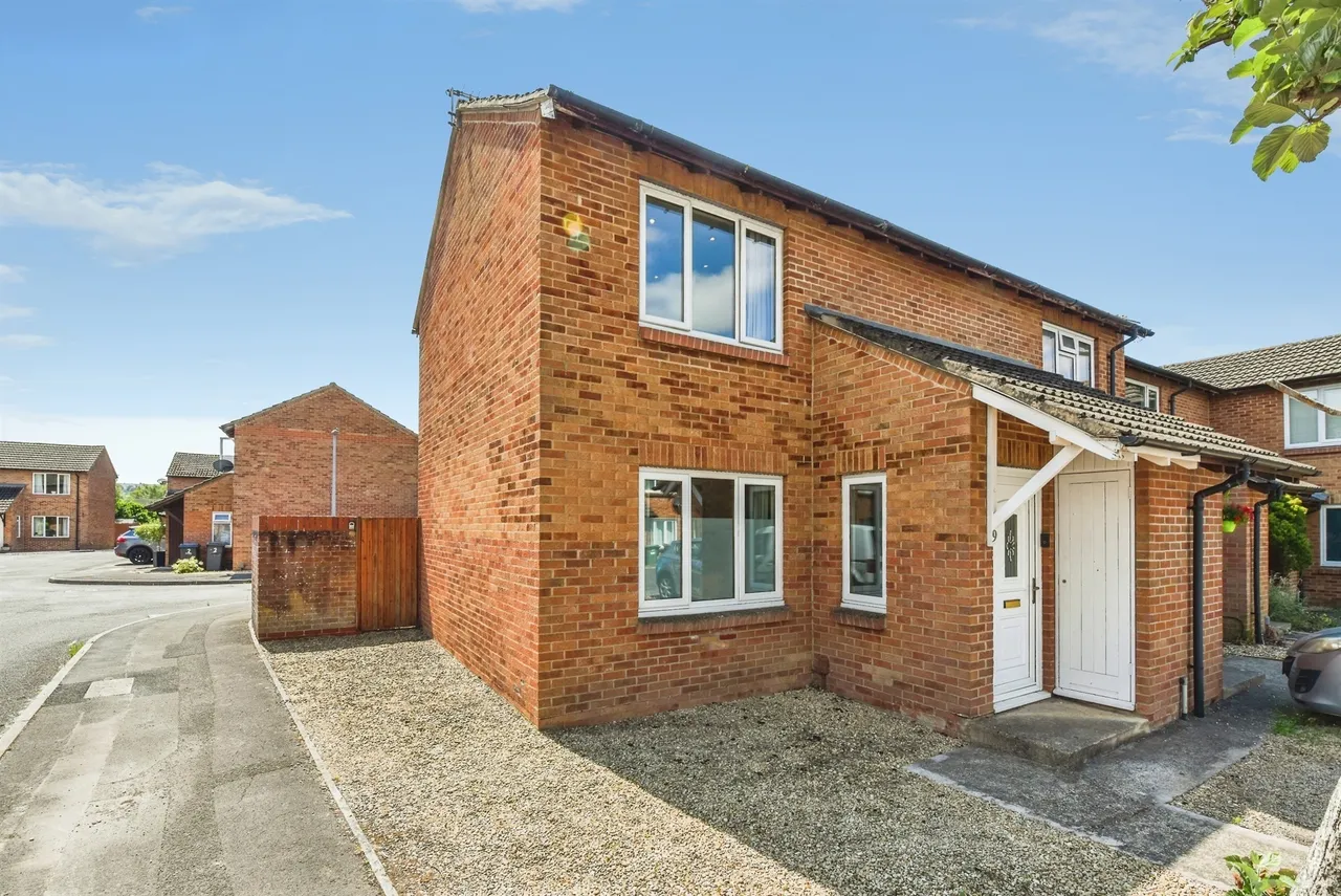 2 bed house for sale, Ludlow Close, Westbury, BA13
