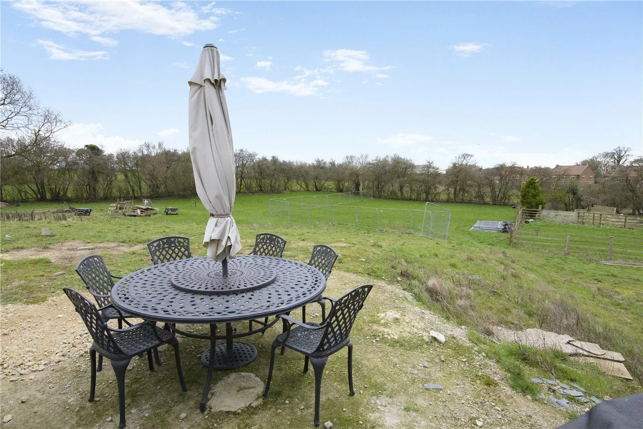 Tockwith Lane, Cowthorpe, LS22, photo 18