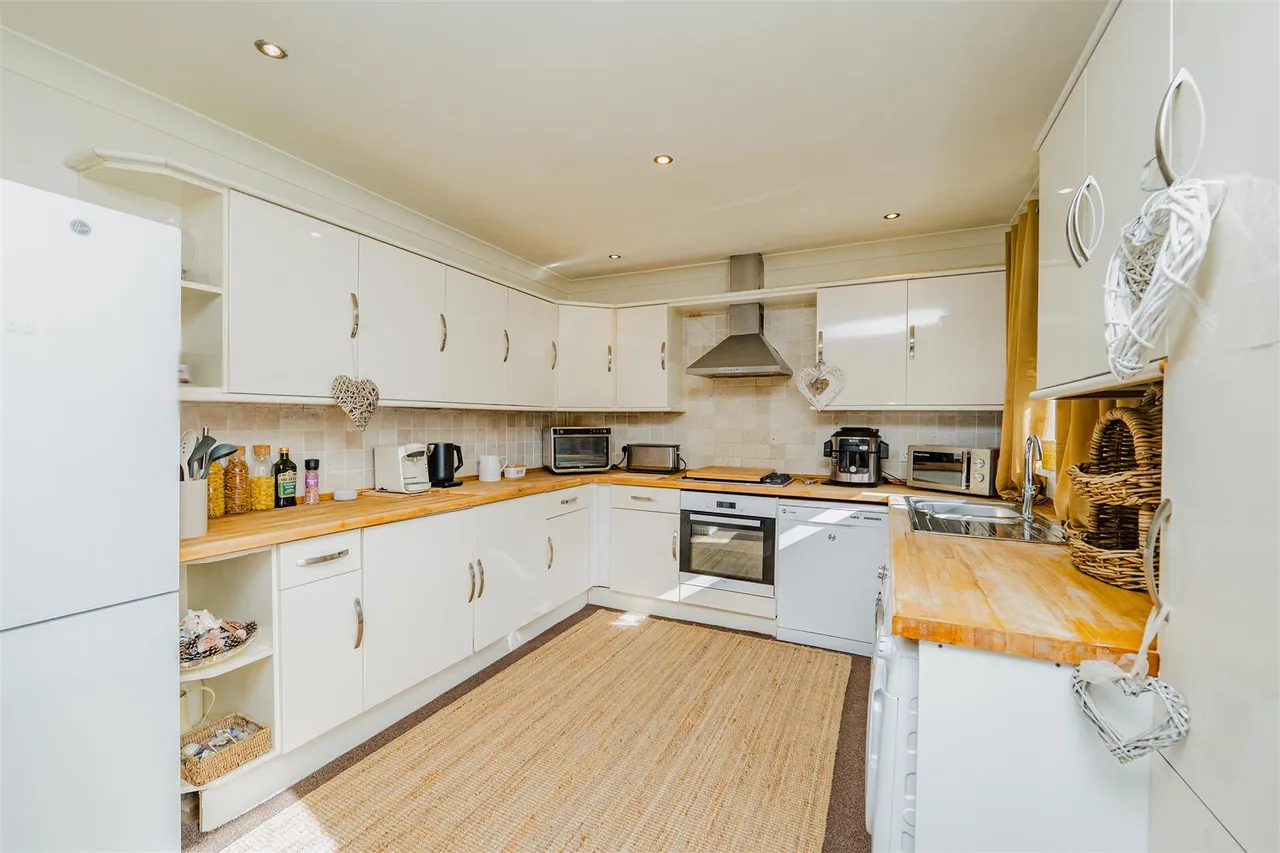St. Brannocks Close, Barry, CF62 7NH, photo 9