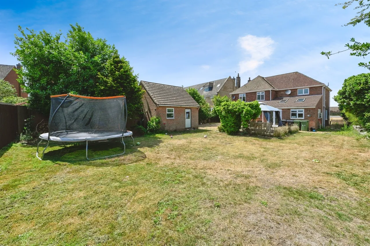 Broomhill, DOWNHAM MARKET, photo 2