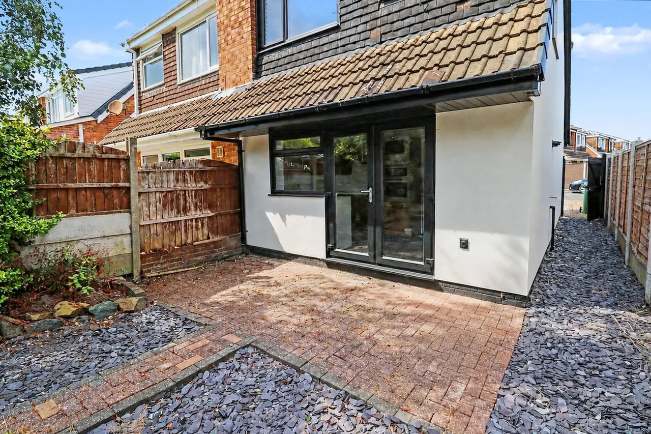 Telford Crescent, Leigh, WN7 5LY, photo 15