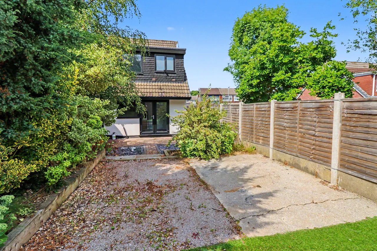 Telford Crescent, Leigh, WN7 5LY, photo 16