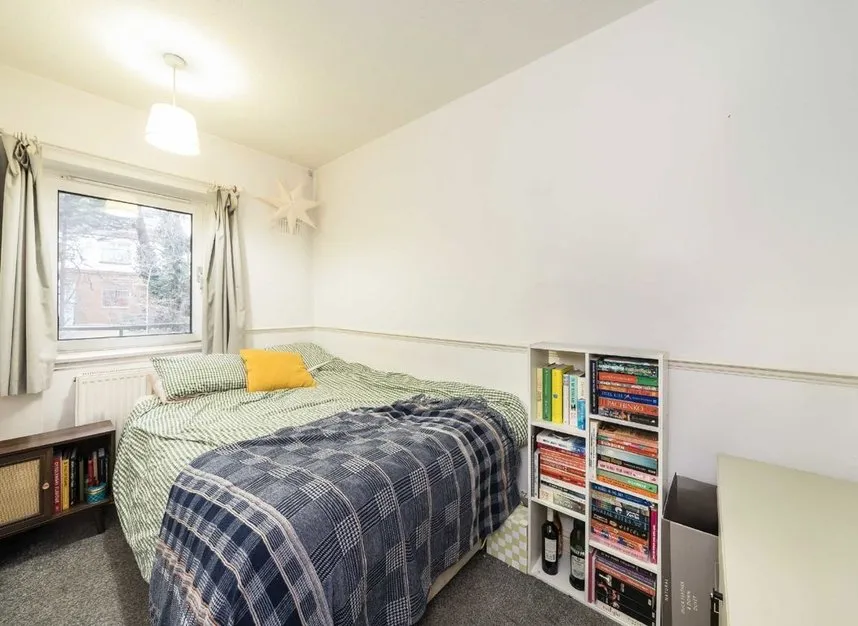 Nightingale Lane, Between the Commons, SW12, photo 5