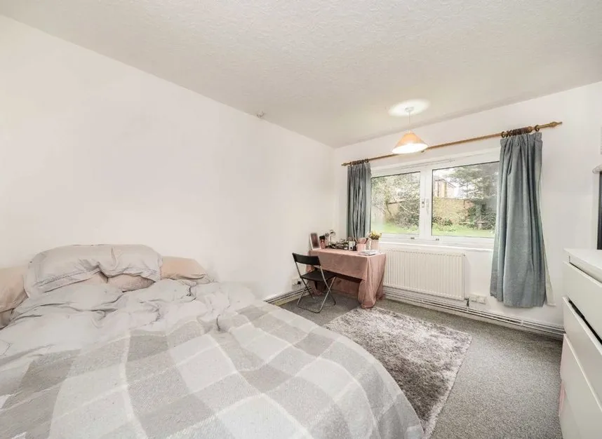Nightingale Lane, Between the Commons, SW12, photo 6