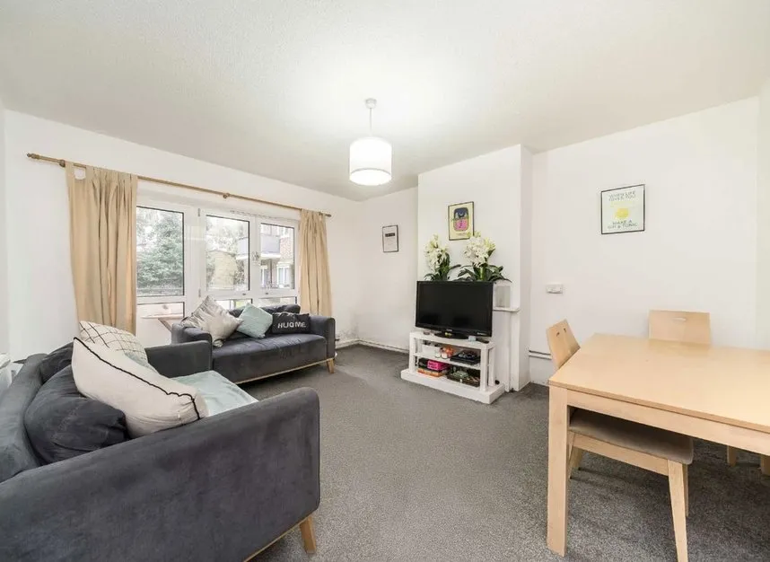 Nightingale Lane, Between the Commons, SW12, photo 2