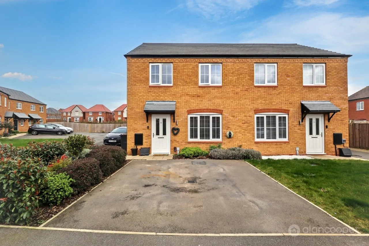 3 bed house for sale, St. Oggs Way, Nuneaton, CV11