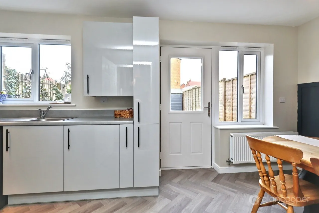 St. Oggs Way, Nuneaton, CV11, photo 5