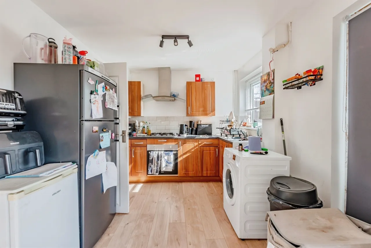 Shackleton Road, Crawley, RH10, photo 5