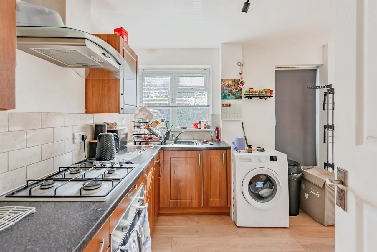 Shackleton Road, Crawley, RH10, photo 4