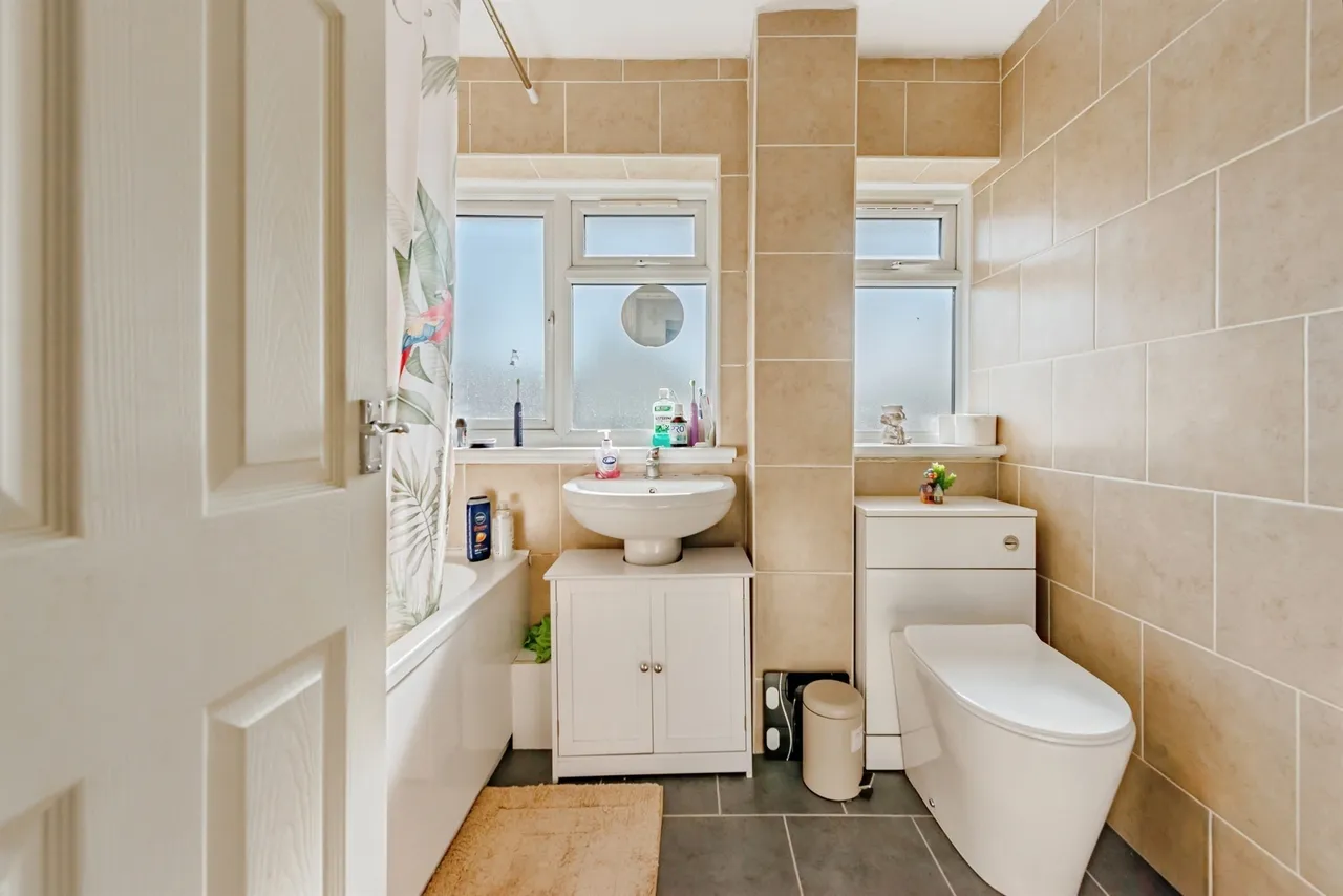 Shackleton Road, Crawley, RH10, photo 15