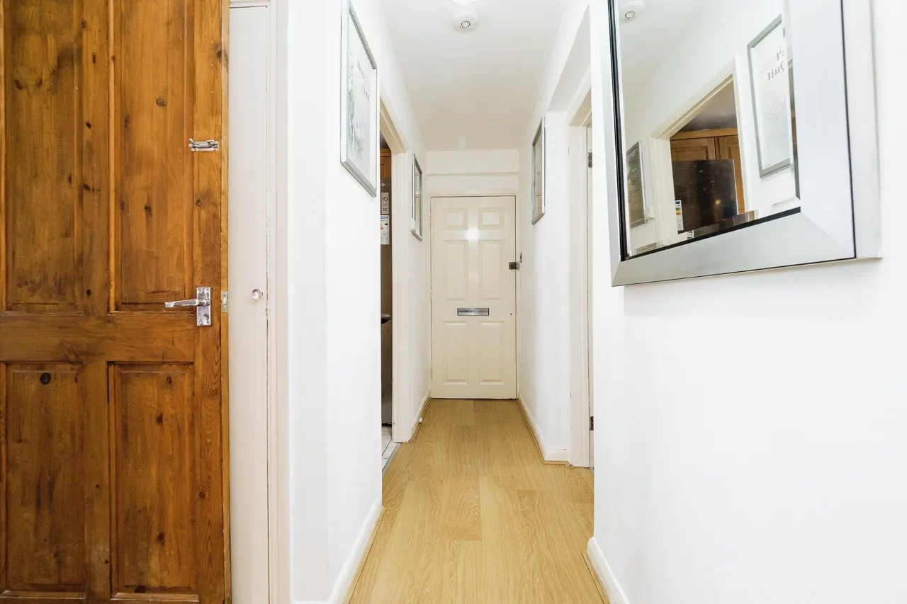 Whalebone Lane South, Dagenham, RM8, photo 8