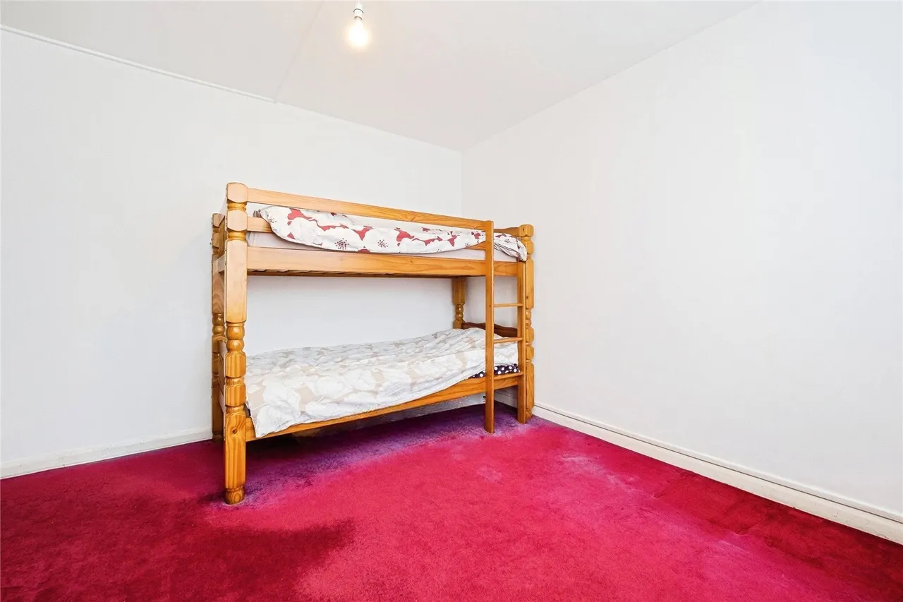 Whalebone Lane South, Dagenham, RM8, photo 12