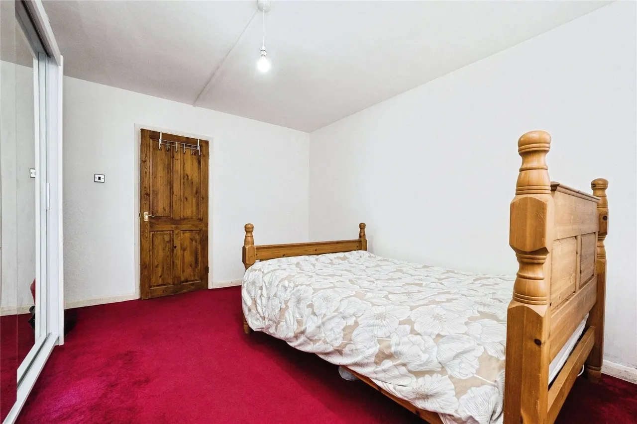 Whalebone Lane South, Dagenham, RM8, photo 9