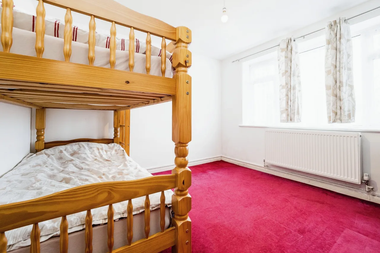 Whalebone Lane South, Dagenham, RM8, photo 11