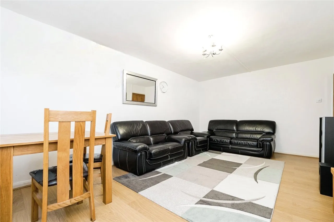 Whalebone Lane South, Dagenham, RM8, photo 4