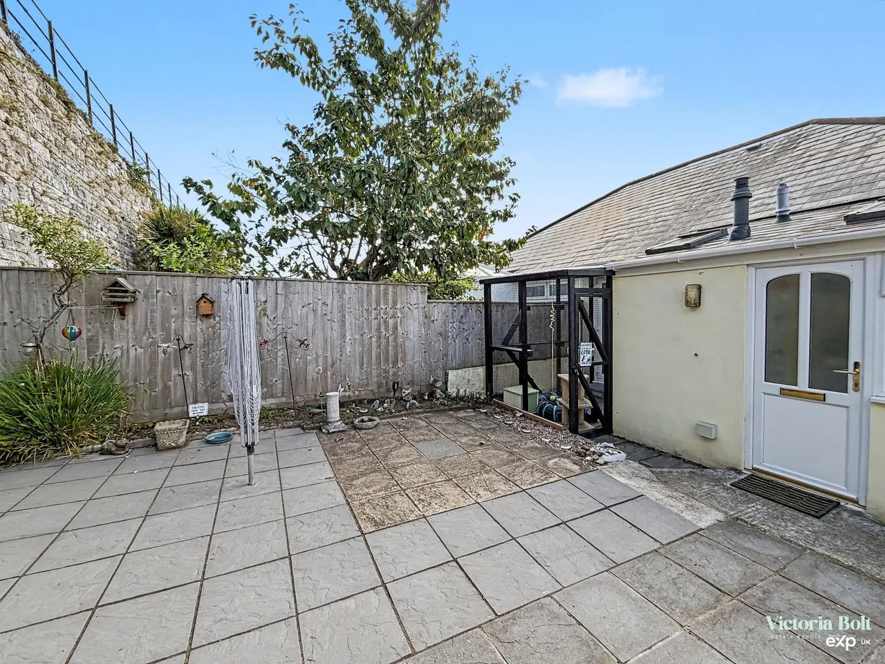 Laira Park Crescent, Plymouth, photo 12