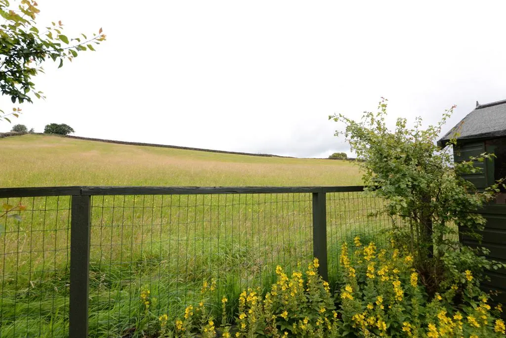 Bogthorn, Oakworth, BD22, photo 9