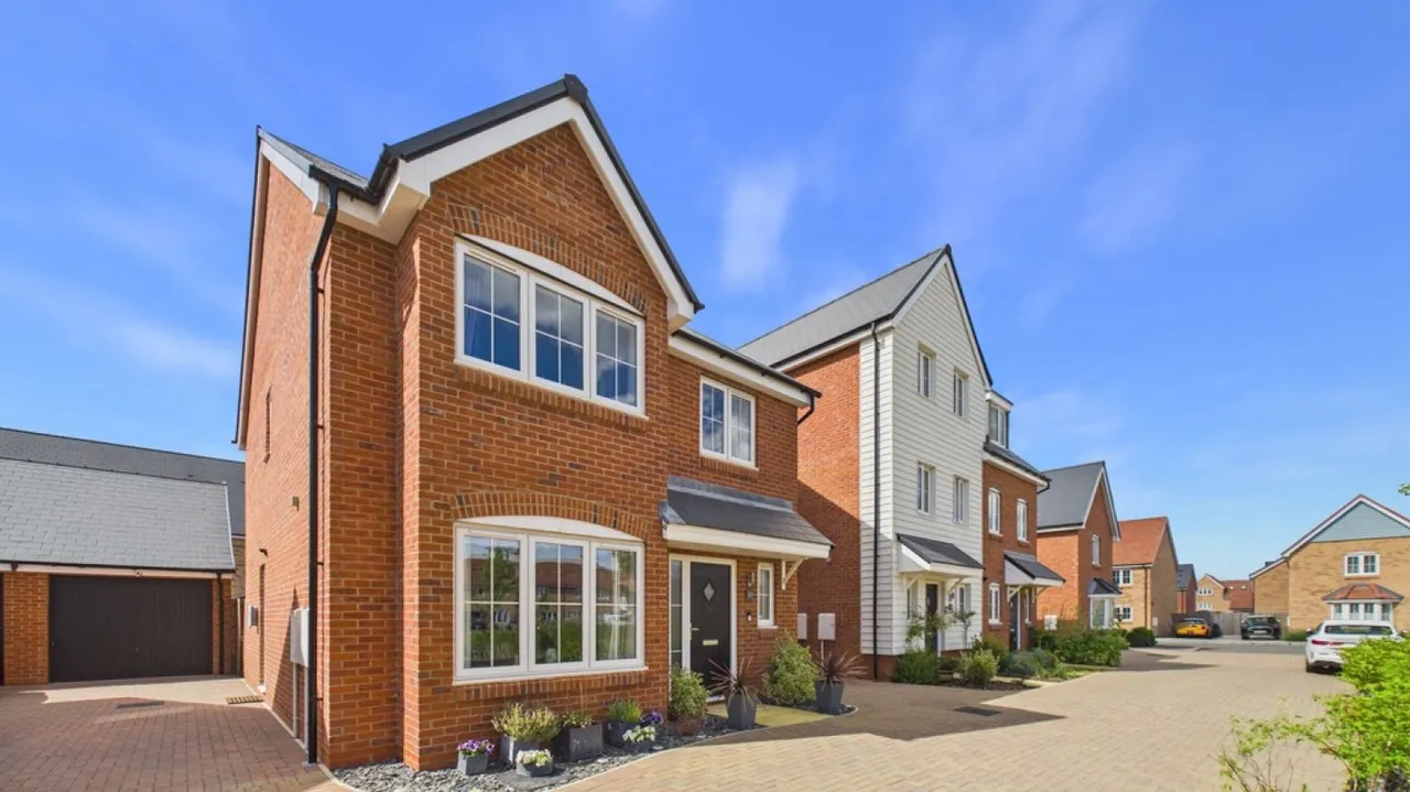 4 bed house for sale — Hopwoods Road, Bury St Edmunds, Suffolk