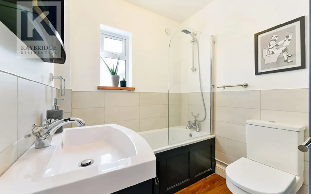 Ebbisham Road, Epsom, KT18, photo 11