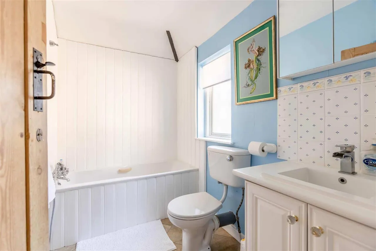 Ditton Road, Datchet, Slough, SL3 9LR, photo 12