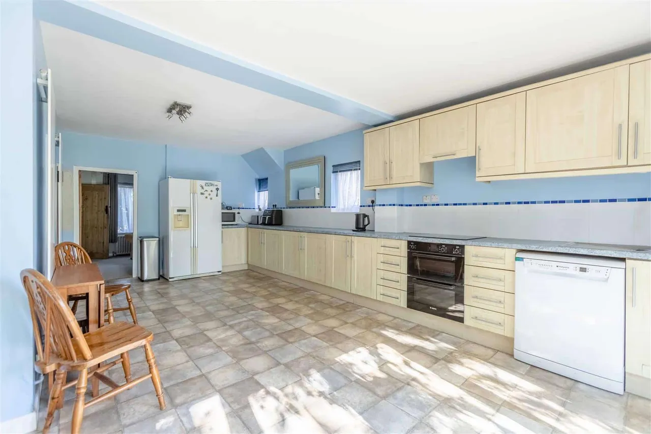 Ditton Road, Datchet, Slough, SL3 9LR, photo 6