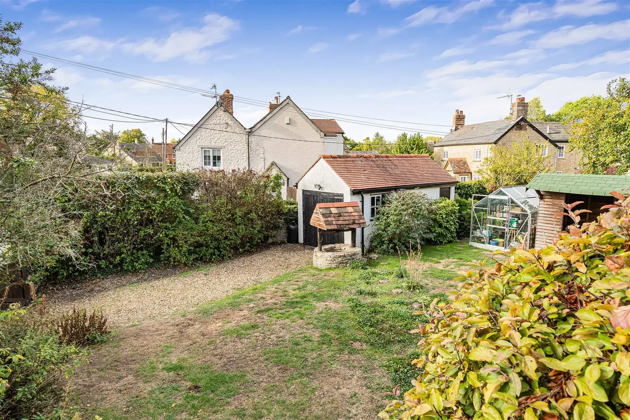 West End, Launton, photo 22