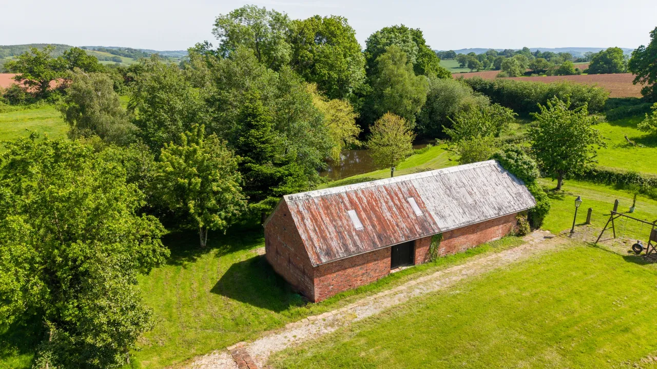 Usk Road, Raglan, NP15, photo 16